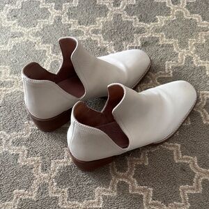 Seychelles Cream Leather Slip-On boots